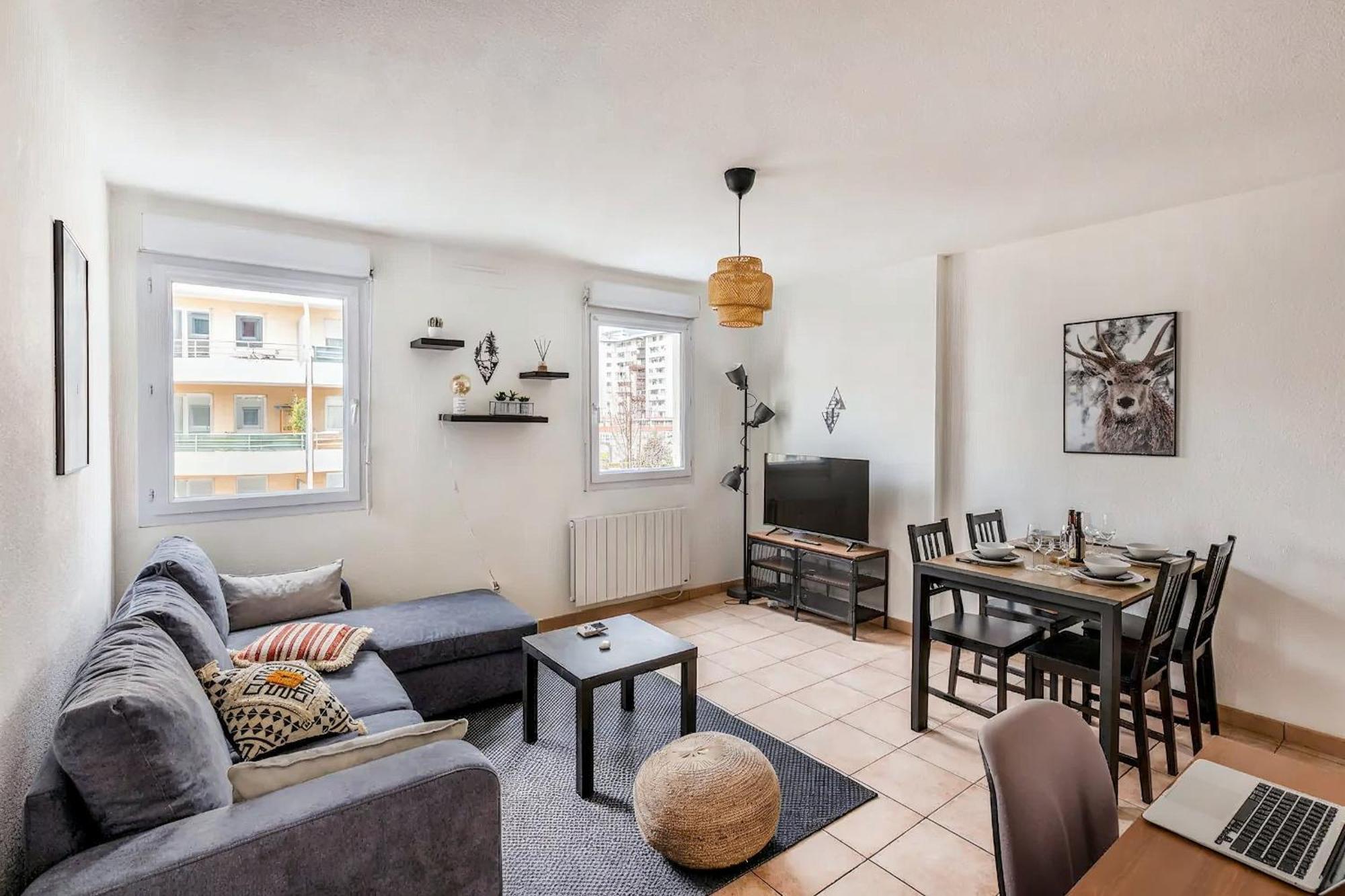Superbe Appartement - Parking Gratuit - 4 Personnes Chambéry 외부 사진