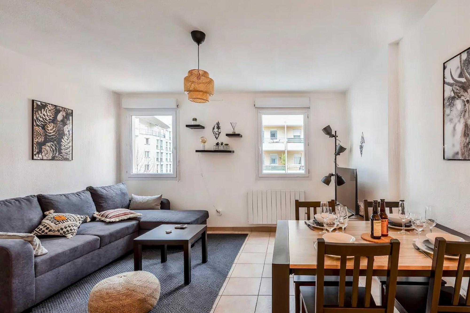 Superbe Appartement - Parking Gratuit - 4 Personnes Chambéry 외부 사진